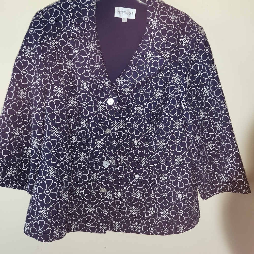 STUDIO I Embroidered Floral Patterned Navy & White Blazer